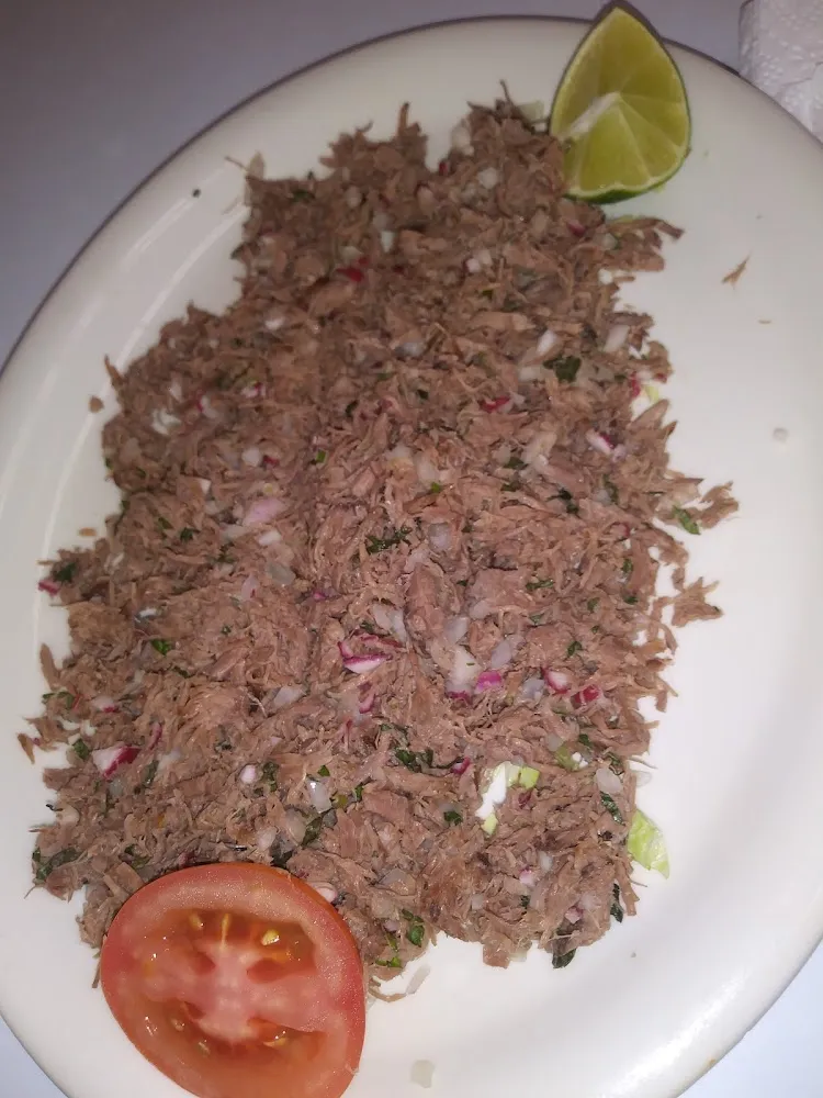 Salpicon Carne de Res Arroz Y Frijoles